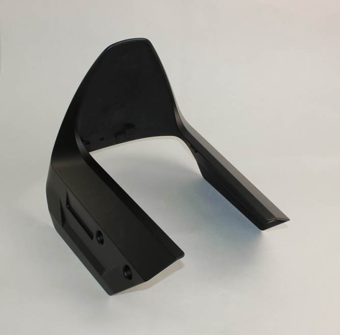 Передняя часть переднего крыла