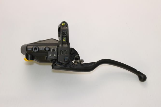 Привод переднего тормоза