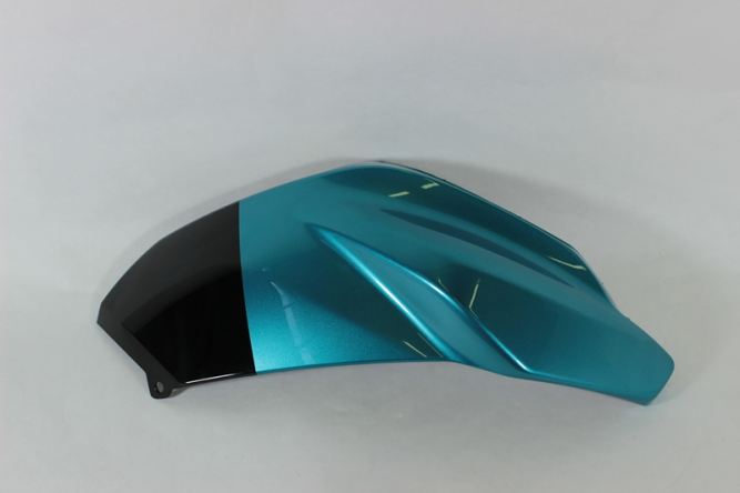 Облицовка топливного бака правая