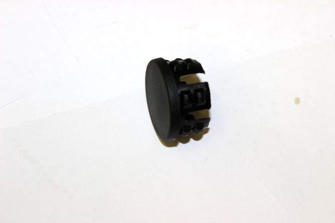 Заглушка переднего бампера