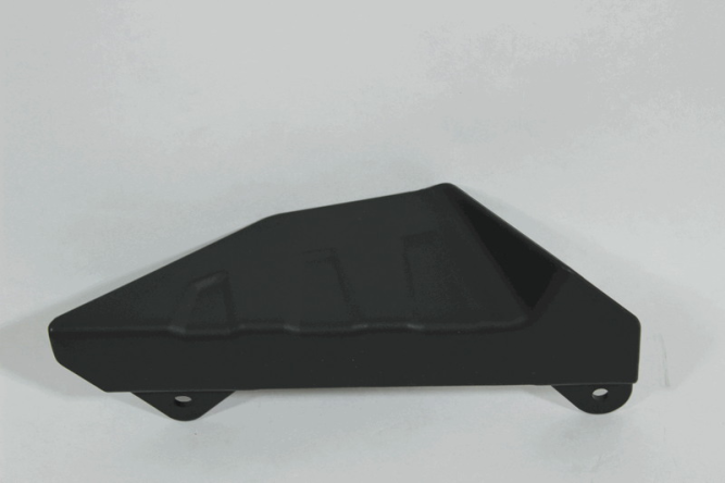 Защита заднего правого рычага подвески