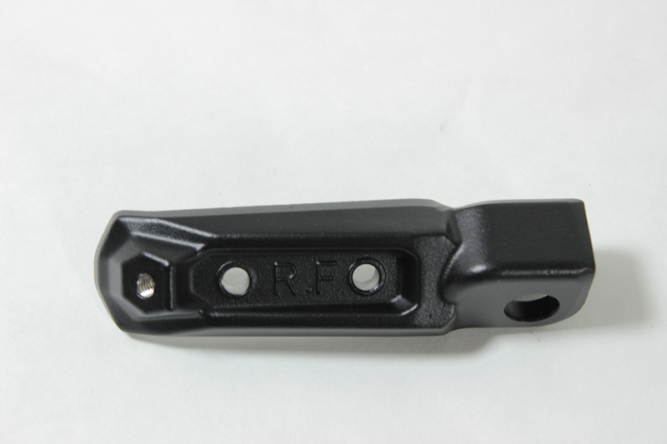 Основание подножки передней правой (черный / MAUD SPIRIT BLACK)