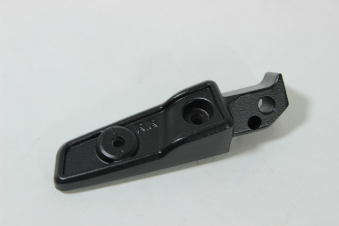 Основание подножки задней правой (черный / MAUD SPIRIT BLACK)