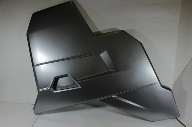 Нижняя декоративная панель правой двери (MATTE TITANIUM GREY)